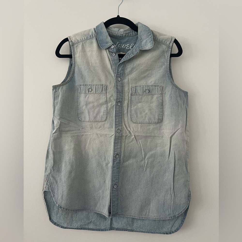 Madewell sleeveless chambray top